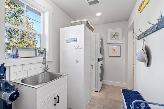 9312 Glencove Road NW, Gig Harbor, WA 98329