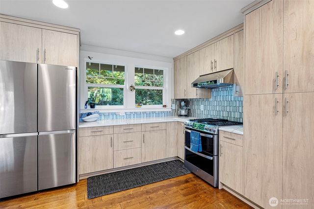 9312 Glencove Road NW, Gig Harbor, WA 98329