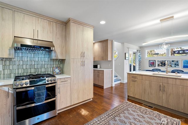 9312 Glencove Road NW, Gig Harbor, WA 98329