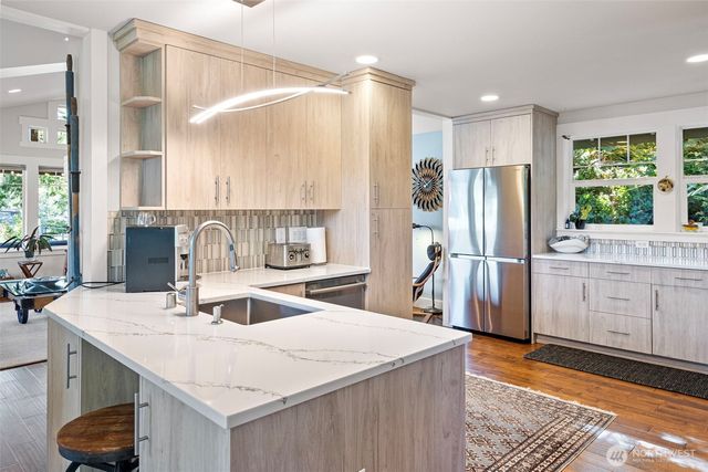 9312 Glencove Road NW, Gig Harbor, WA 98329