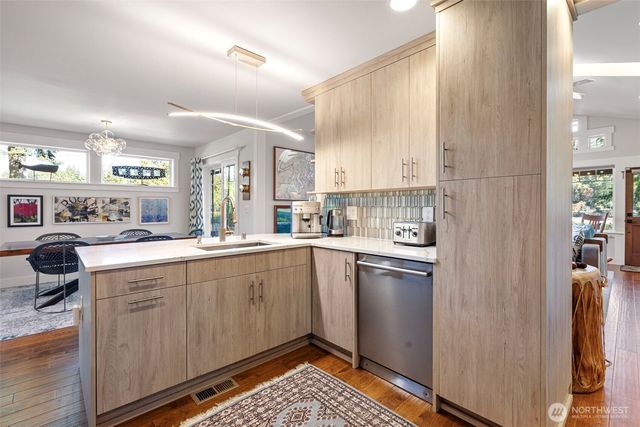 9312 Glencove Road NW, Gig Harbor, WA 98329