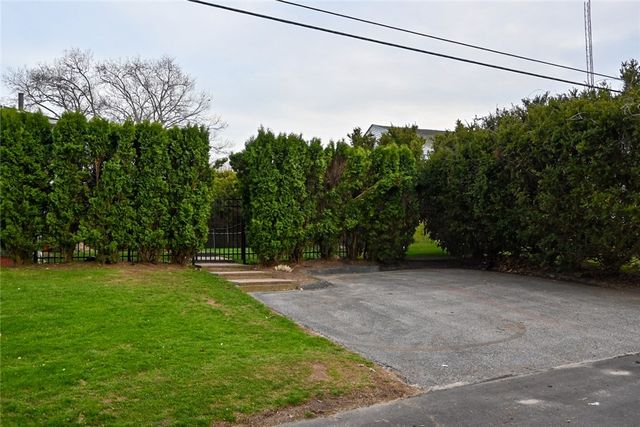 62 Canonchet Trail, Cranston, RI 02921