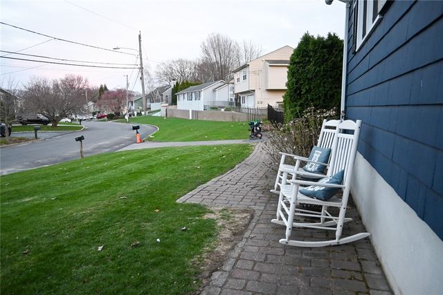 62 Canonchet Trail, Cranston, RI 02921