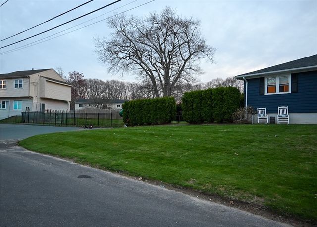 62 Canonchet Trail, Cranston, RI 02921