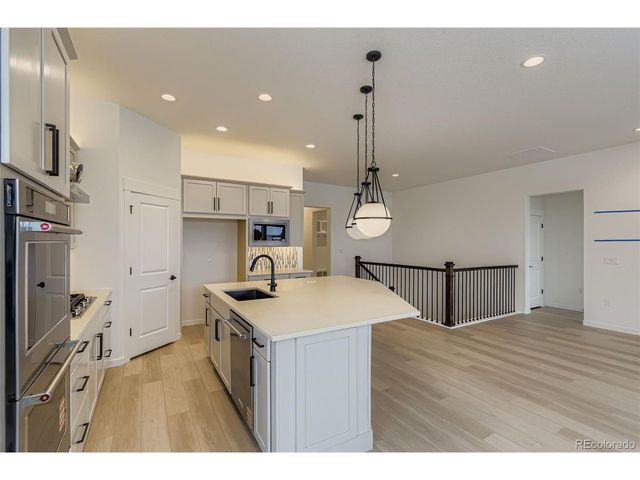 8895 S Riviera Way, Aurora, CO 80016