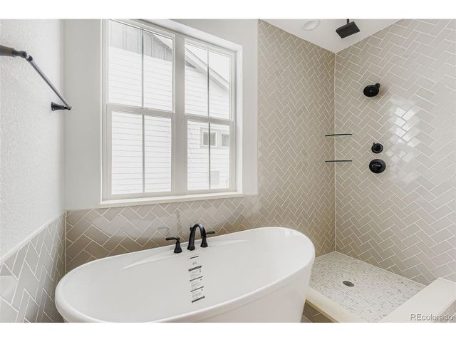 8895 S Riviera Way, Aurora, CO 80016