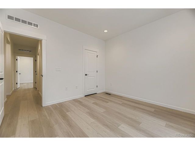 8895 S Riviera Way, Aurora, CO 80016