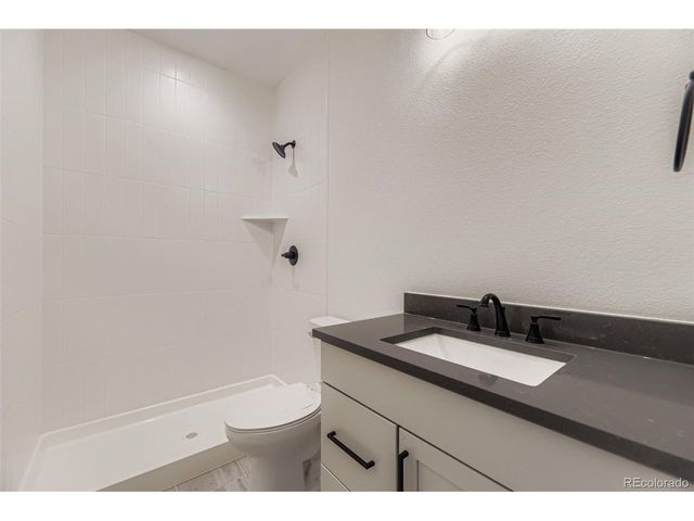 8895 S Riviera Way, Aurora, CO 80016