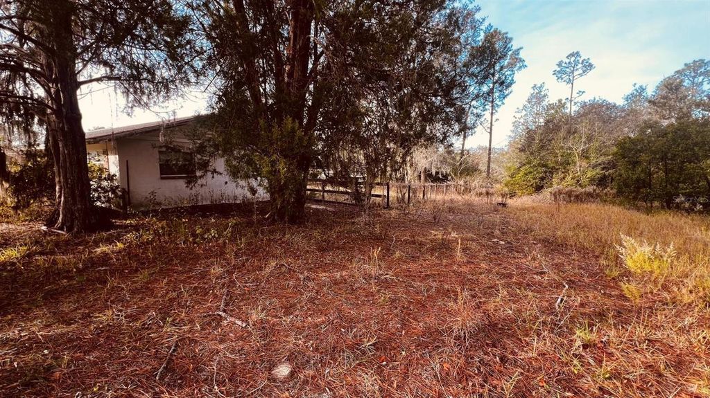 Image 2 of property listing at 4430 SW ZINNIA COURT, Dunnellon, FL 34431