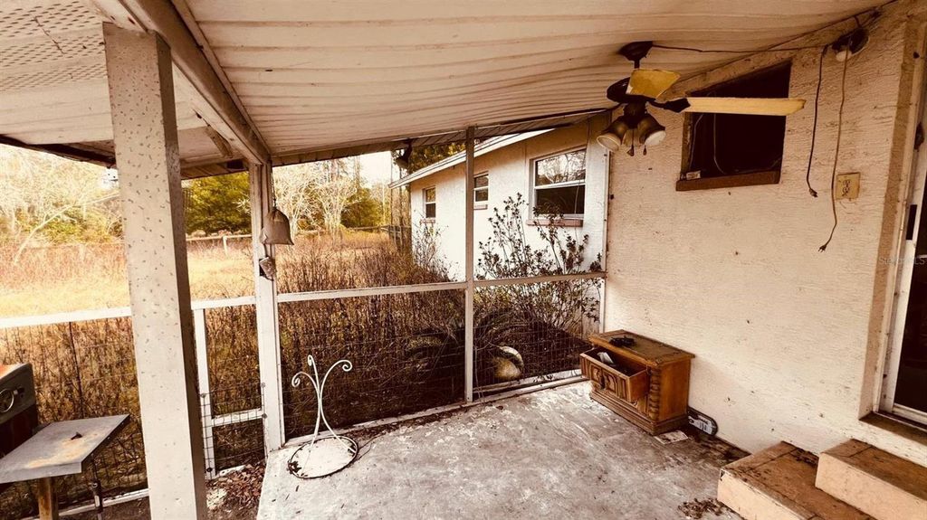 Image 8 of property listing at 4430 SW ZINNIA COURT, Dunnellon, FL 34431