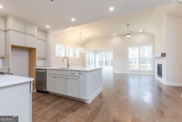 879 Eastman Court, Hoschton, GA 30548