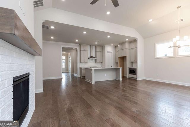 879 Eastman Court, Hoschton, GA 30548
