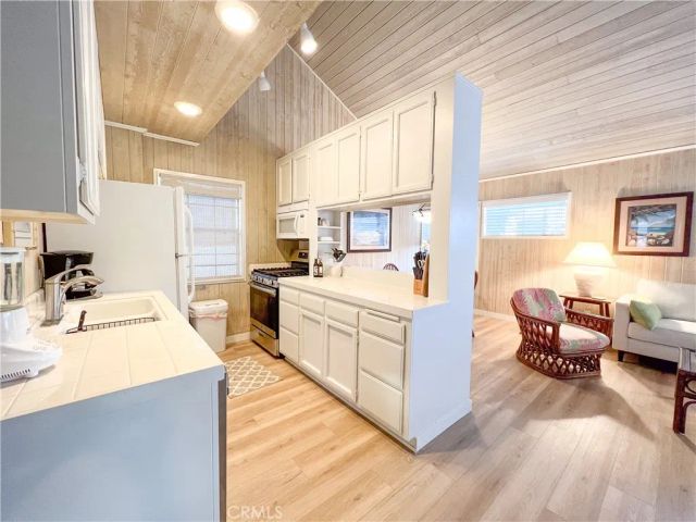 315 Diamond Avenue, Newport Beach, CA 92662