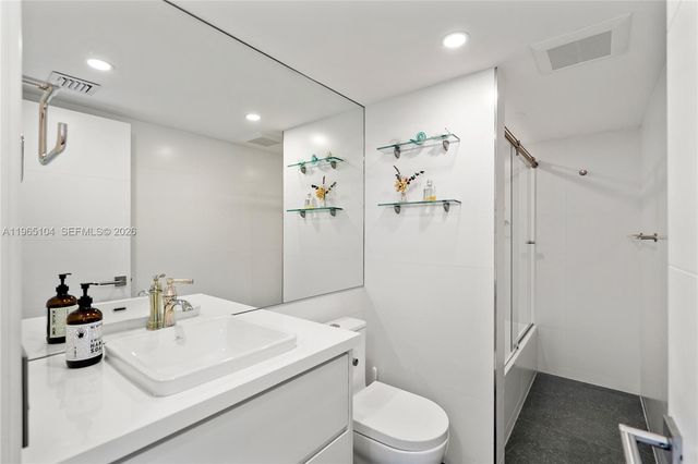 5757 Collins Ave 1006, Miami Beach, FL 33140