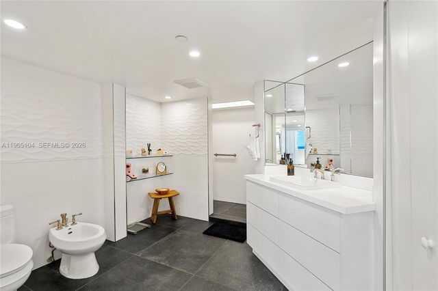 5757 Collins Ave 1006, Miami Beach, FL 33140