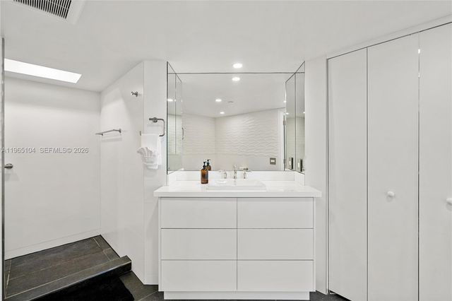 5757 Collins Ave 1006, Miami Beach, FL 33140