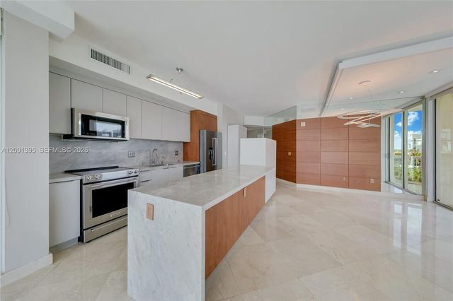 3131 NE 188th Street 1808, Aventura, FL 33180