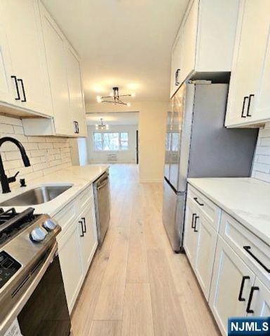 188 Hillside Avenue H2, Leonia, NJ 07605