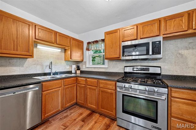 2480 Furlong Lane, Florissant, MO 63033