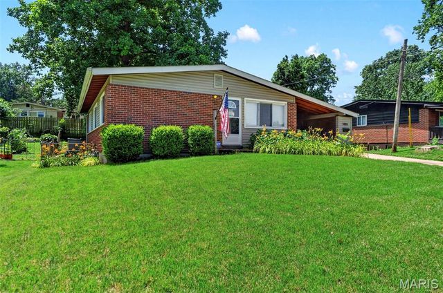 2480 Furlong Lane, Florissant, MO 63033