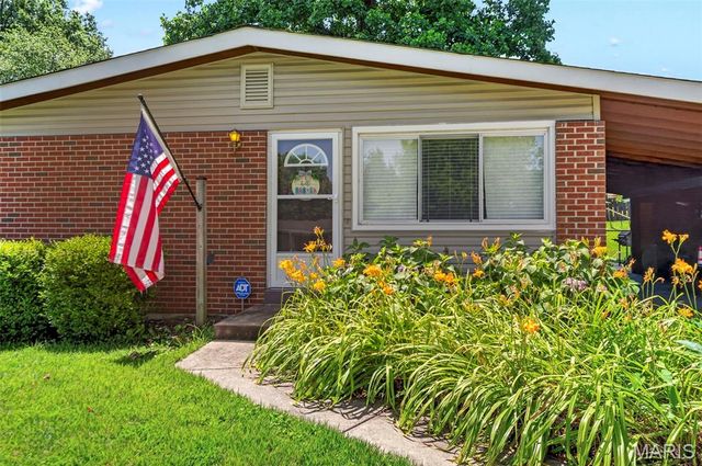 2480 Furlong Lane, Florissant, MO 63033