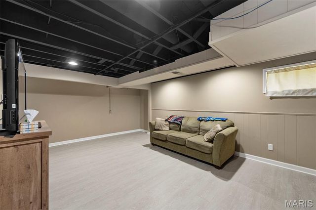 2480 Furlong Lane, Florissant, MO 63033