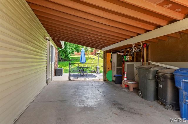 2480 Furlong Lane, Florissant, MO 63033