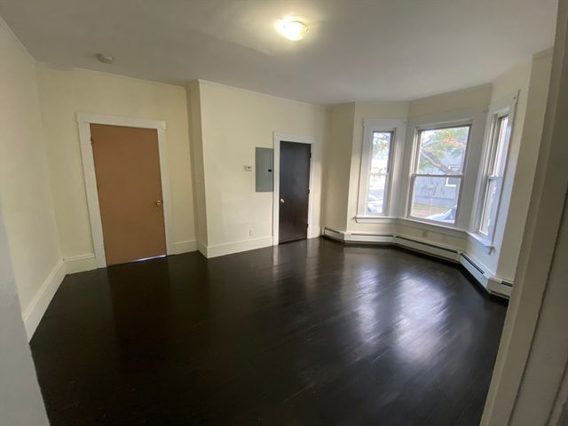 48 Whiting 1, Lynn, MA 01902