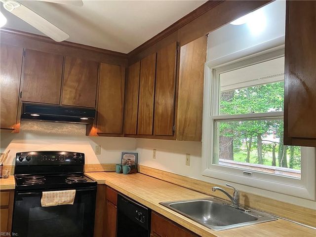 102 Stavenger CT, Williamsburg, VA 23188