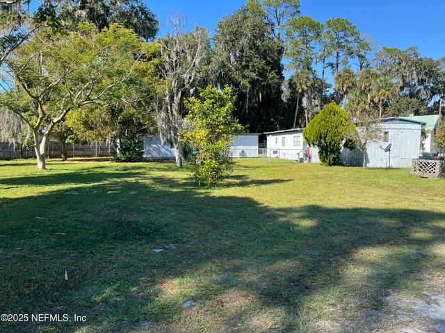 101 HUMMINGBIRD Trail, Crescent City, FL 32112