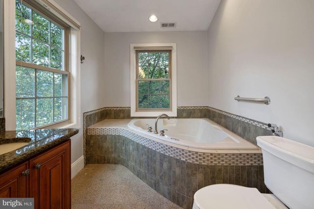 8020 PARK LN, Bethesda, MD 20814