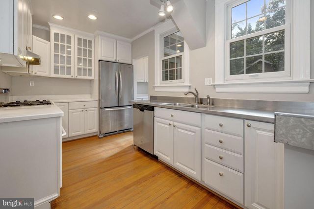 8020 PARK LN, Bethesda, MD 20814