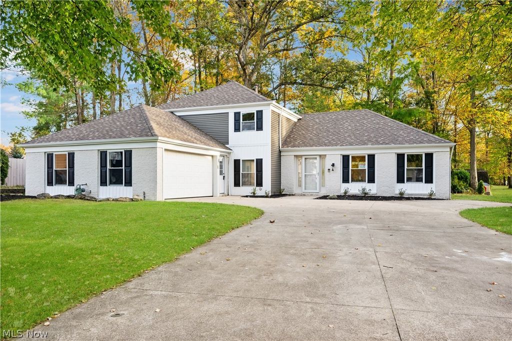20121 Driftwood Court, Strongsville, OH 44149
