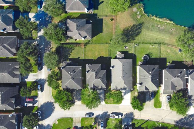 3318 Forest Willow Lane, Houston, TX 77068