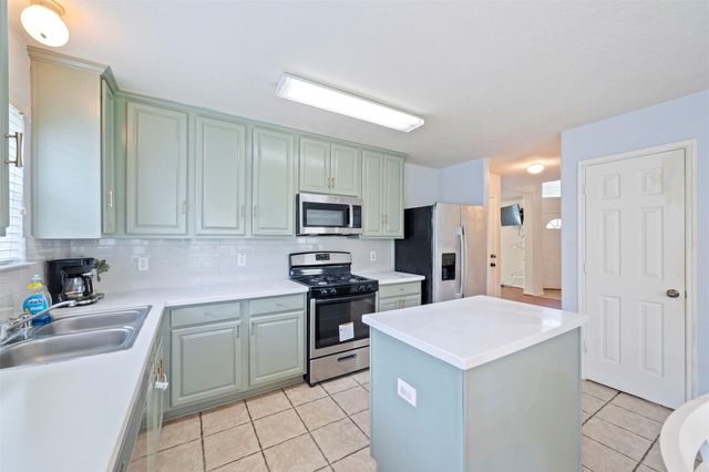 3318 Forest Willow Lane, Houston, TX 77068