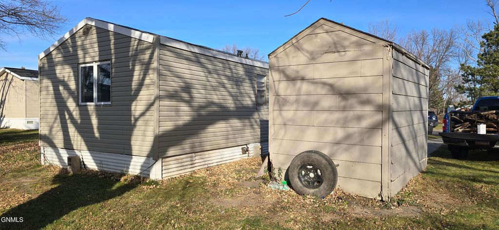 230 Northland Estates, Jamestown, ND 58401 photo 11