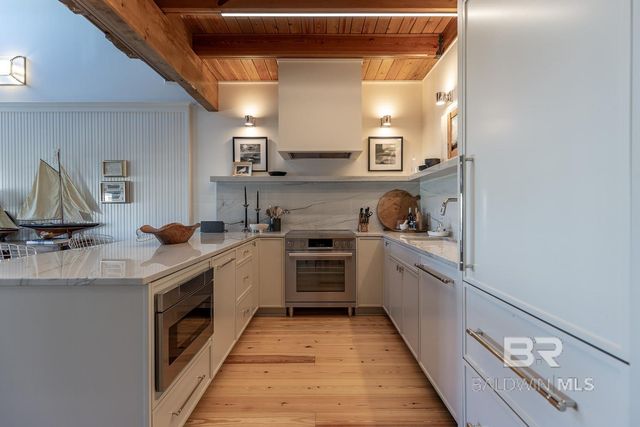 314 De La Mare Avenue 2, Fairhope, AL 36532