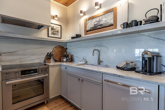 314 De La Mare Avenue 2, Fairhope, AL 36532