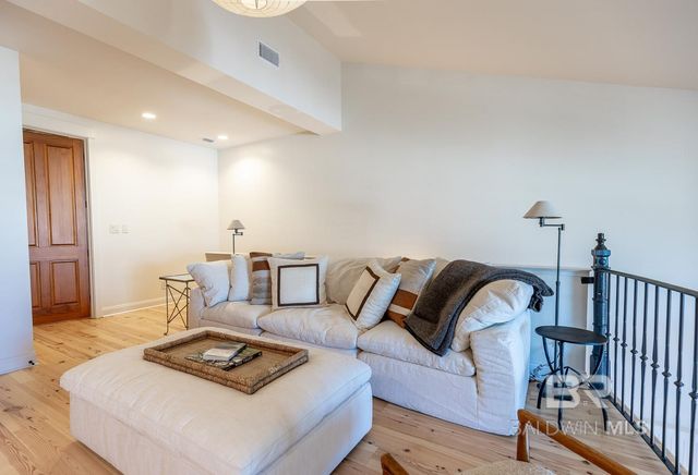 314 De La Mare Avenue 2, Fairhope, AL 36532