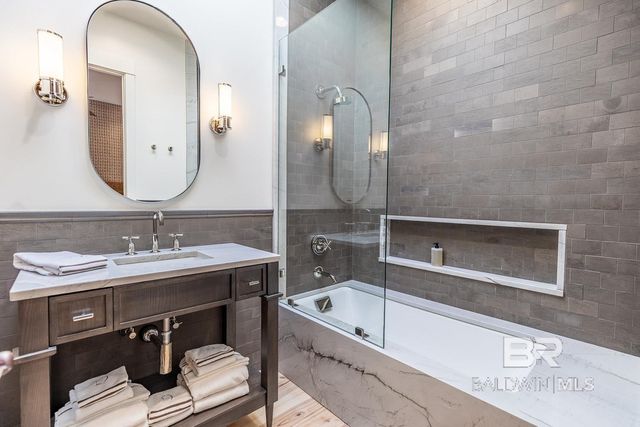 314 De La Mare Avenue 2, Fairhope, AL 36532