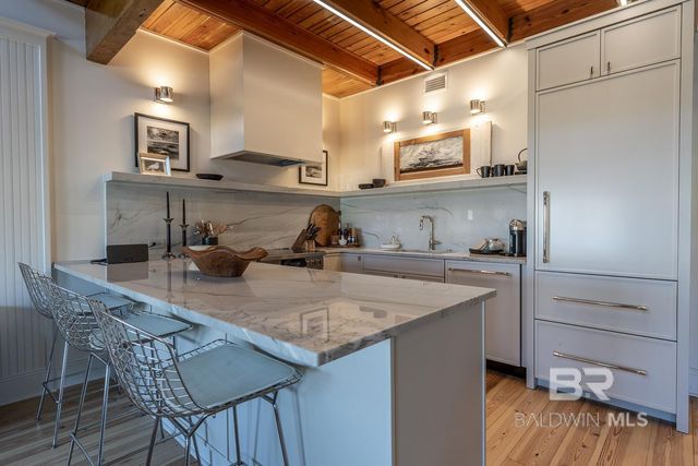 314 De La Mare Avenue 2, Fairhope, AL 36532