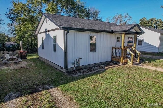 406 Perry St, Lebanon, MO 65536