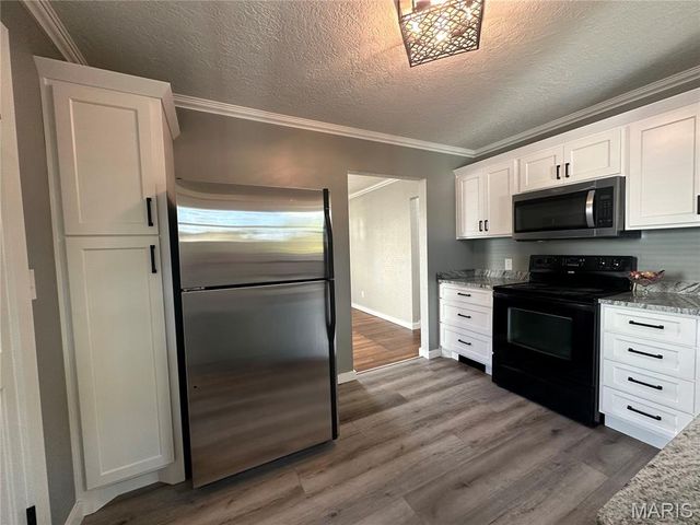 406 Perry St, Lebanon, MO 65536