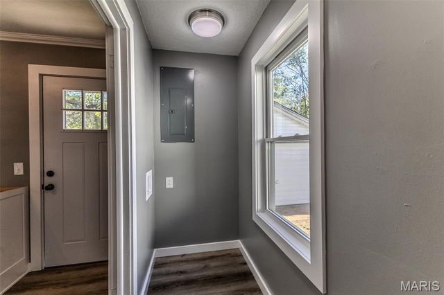 406 Perry St, Lebanon, MO 65536