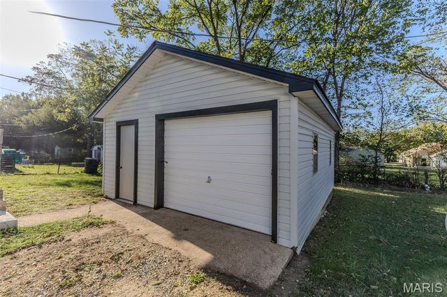 406 Perry St, Lebanon, MO 65536