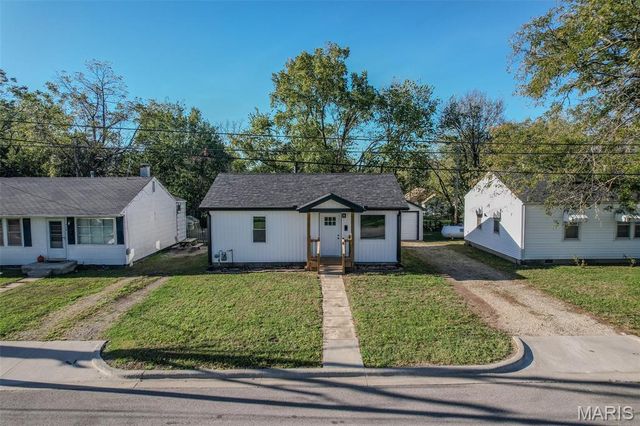 406 Perry St, Lebanon, MO 65536