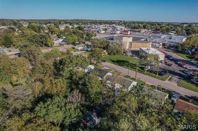 406 Perry St, Lebanon, MO 65536