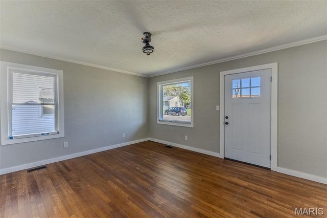 406 Perry St, Lebanon, MO 65536