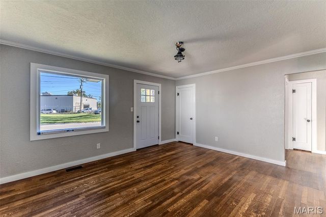 406 Perry St, Lebanon, MO 65536