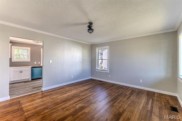 406 Perry St, Lebanon, MO 65536